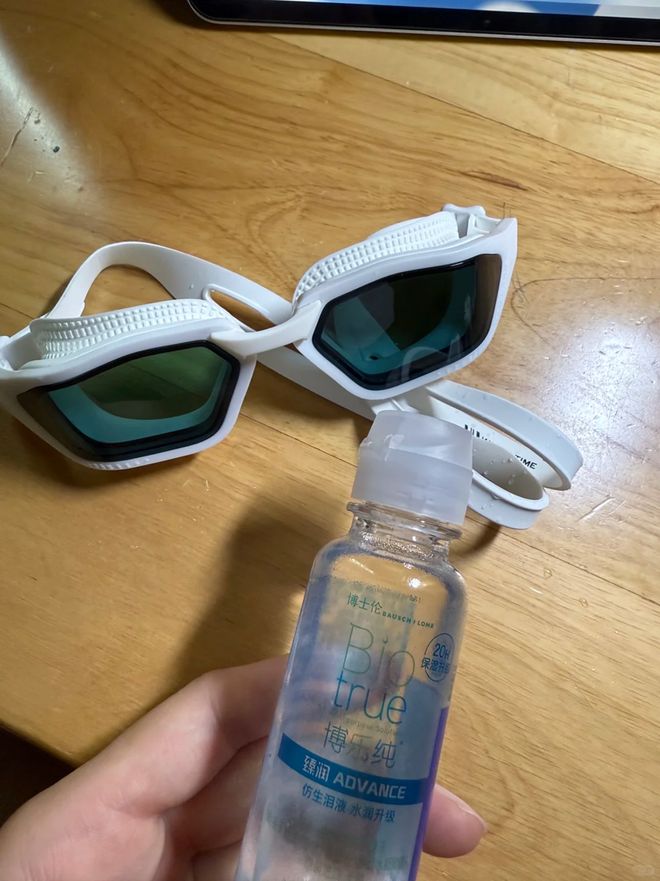 镜护理液”还有妙用！真是让人大开眼界冰球突破豪华版没想到过期的“隐形眼(图2)